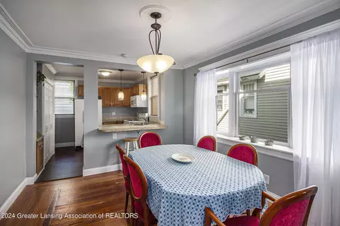 Dining - 224 W Maple St, Lansing, MI 48906 photo 2 of 3