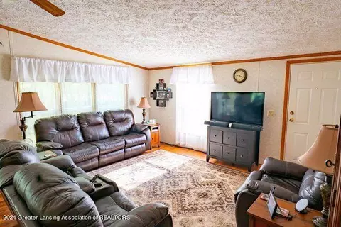 8722 Dunn Rd, Munith, MI 49259 photo 6