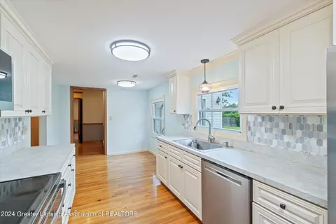 Entry Way - 12235 Ruppert Rd, Perry, MI 48872 photo 4 of 6