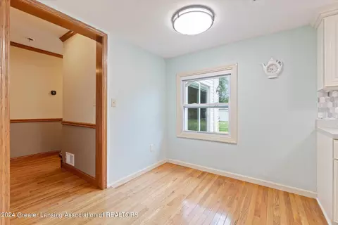 Entry Way - 12235 Ruppert Rd, Perry, MI 48872 photo 2 of 6
