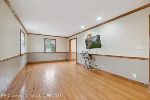 Living - 12235 Ruppert Rd, Perry, MI 48872 photo 6 of 6