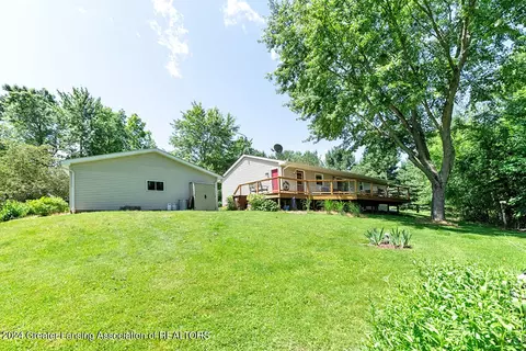 Exterior - 6833 E Howe Rd, Bath, MI 48808 photo 7 of 8