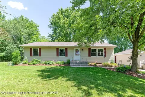 6833 E Howe Rd, Bath, MI 48808