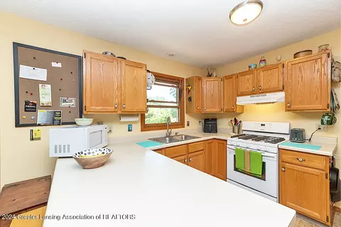 Kitchen - 6833 E Howe Rd, Bath, MI 48808 photo 1 of 3