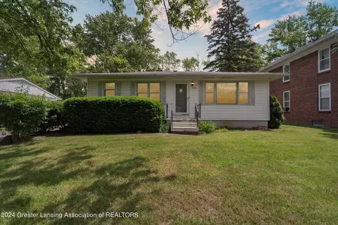 322 N Deerfield Ave, Lansing, MI 48917