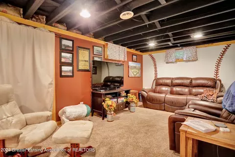 301 E Gibbs St, Saint Johns, MI 48879 photo 25