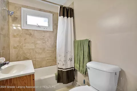 301 E Gibbs St, Saint Johns, MI 48879 photo 20