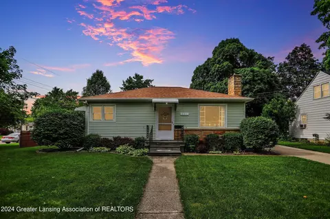 301 E Gibbs St, Saint Johns, MI 48879 photo 2