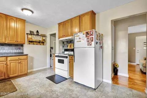301 E Gibbs St, Saint Johns, MI 48879 photo 13