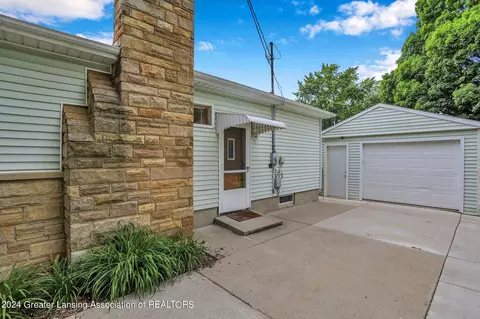 301 E Gibbs St, Saint Johns, MI 48879 photo 7