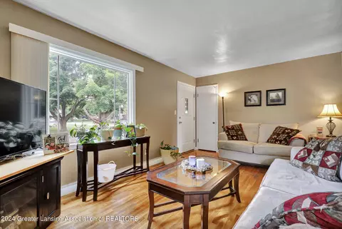 301 E Gibbs St, Saint Johns, MI 48879 photo 10