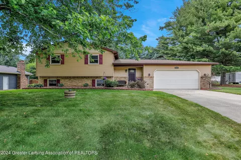 13132 Southwind Ln, Dewitt, MI 48820