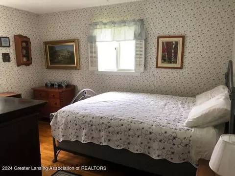 Bedroom - 1425 Cloverleaf Rd, Lansing, MI 48906 photo 3 of 7