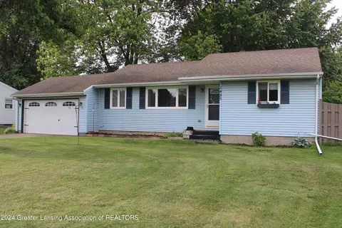 1425 Cloverleaf Rd, Lansing, MI 48906