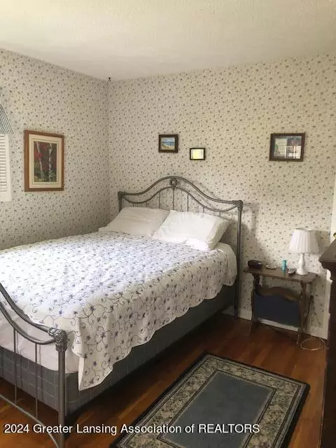 Bedroom - 1425 Cloverleaf Rd, Lansing, MI 48906 photo 2 of 7
