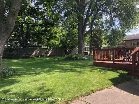 Exterior - 1425 Cloverleaf Rd, Lansing, MI 48906 photo 4 of 8