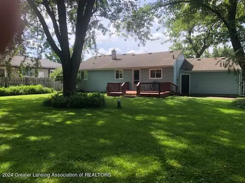Exterior - 1425 Cloverleaf Rd, Lansing, MI 48906 photo 3 of 8