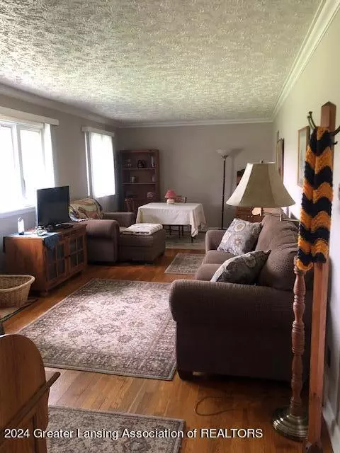 Living - 1425 Cloverleaf Rd, Lansing, MI 48906 photo 1 of 1
