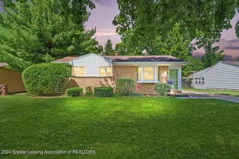 1933 Hamilton St, Holt, MI 48842