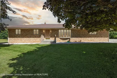 8560 Krouse Rd, Ovid, MI 48866