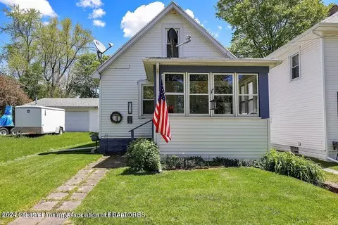 526 N Francis Ave, Lansing, MI 48912