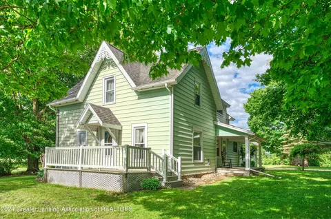 1056 Waverly Rd, Dimondale, MI 48821