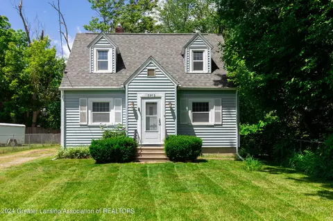 5202 Bogart St, Lansing, MI 48911