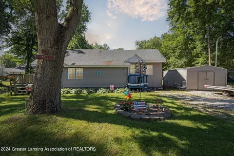 1011 Valentine Rd, Hastings, MI 49058