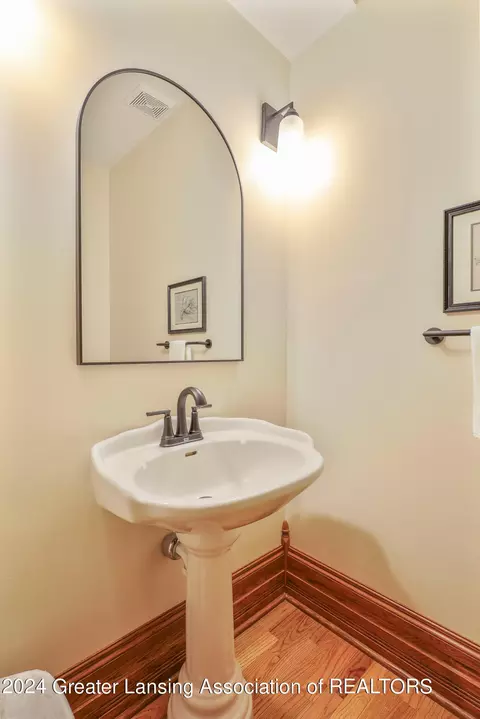 Bath - 13187 S Lowell Rd, Dewitt, MI 48820 photo 1 of 15