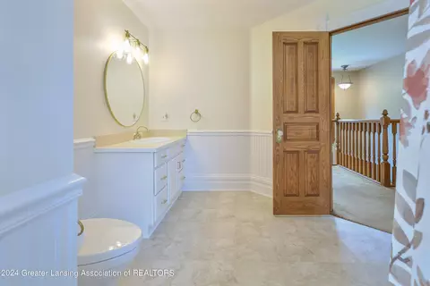 Bath - 13187 S Lowell Rd, Dewitt, MI 48820 photo 12 of 15