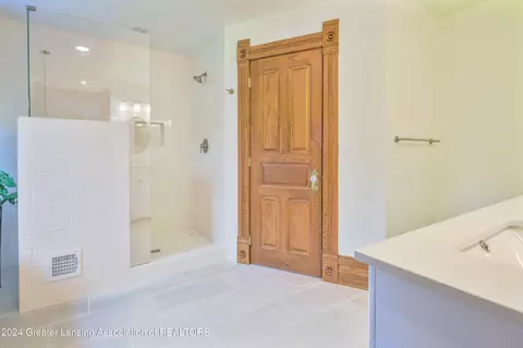 Bath - 13187 S Lowell Rd, Dewitt, MI 48820 photo 3 of 15