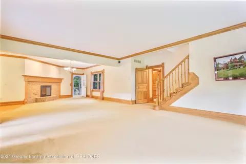 Living - 13187 S Lowell Rd, Dewitt, MI 48820 photo 8 of 11