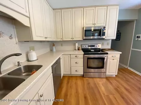 7646 Jon Scott Dr, Grand Ledge, MI 48837 photo 7