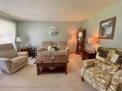 7646 Jon Scott Dr, Grand Ledge, MI 48837 photo 4