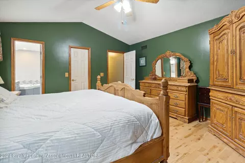 Bedroom - 522 Looking Glass Glen Dr, Dewitt, MI 48820 photo 3 of 7