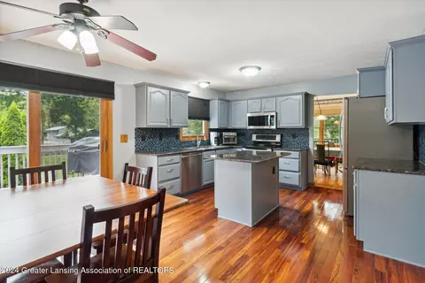 Kitchen - 522 Looking Glass Glen Dr, Dewitt, MI 48820 photo 1 of 5