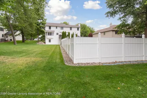 Exterior - 522 Looking Glass Glen Dr, Dewitt, MI 48820 photo 9 of 25