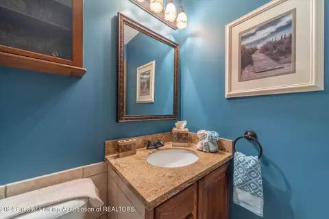 Bath - 522 Looking Glass Glen Dr, Dewitt, MI 48820 photo 1 of 7