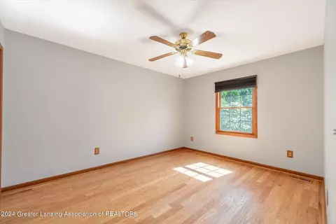 Bedroom - 522 Looking Glass Glen Dr, Dewitt, MI 48820 photo 7 of 7