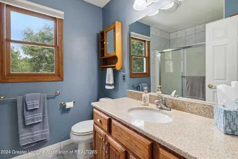 Bath - 522 Looking Glass Glen Dr, Dewitt, MI 48820 photo 5 of 7
