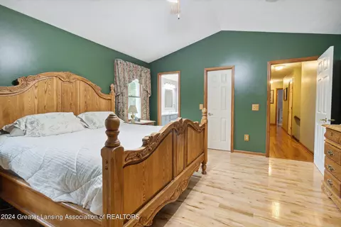Bedroom - 522 Looking Glass Glen Dr, Dewitt, MI 48820 photo 2 of 7