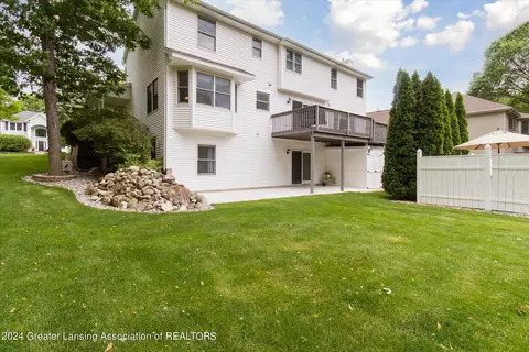 Exterior - 522 Looking Glass Glen Dr, Dewitt, MI 48820 photo 10 of 25