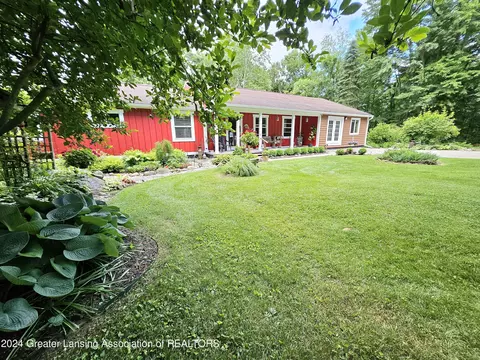 901 White Lk, Pleasant Lake, MI 49272