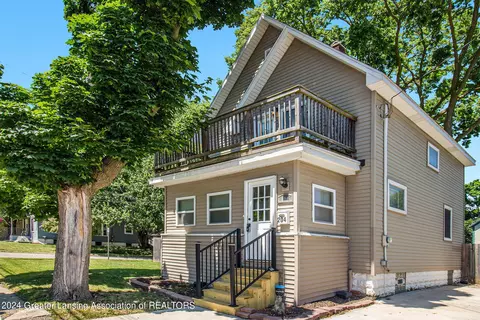 204 Woodlawn Ave, Lansing, MI 48910