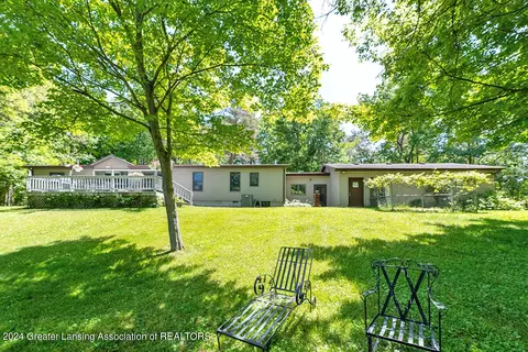 Exterior - 12400 Upton Rd, Bath, MI 48808 photo 4 of 7
