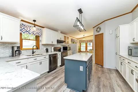 Kitchen - 12400 Upton Rd, Bath, MI 48808 photo 1 of 3