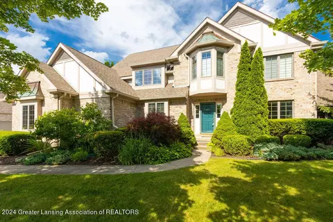 6404 Island Lake Dr, East Lansing, MI 48823