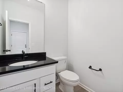Bath - 621 Launch Point Dr, Perry, MI 48872 photo 1 of 6