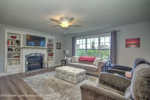 Living - 4200 Presidents Way, Dewitt, MI 48820 photo 1 of 4
