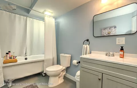 Bath - 4200 Presidents Way, Dewitt, MI 48820 photo 8 of 8